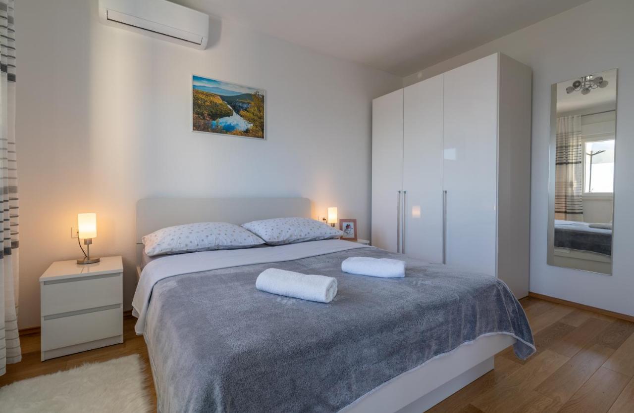Private Villa Golden Hour With A View Of Split Area Kaštel Sućurac Eksteriør bilde